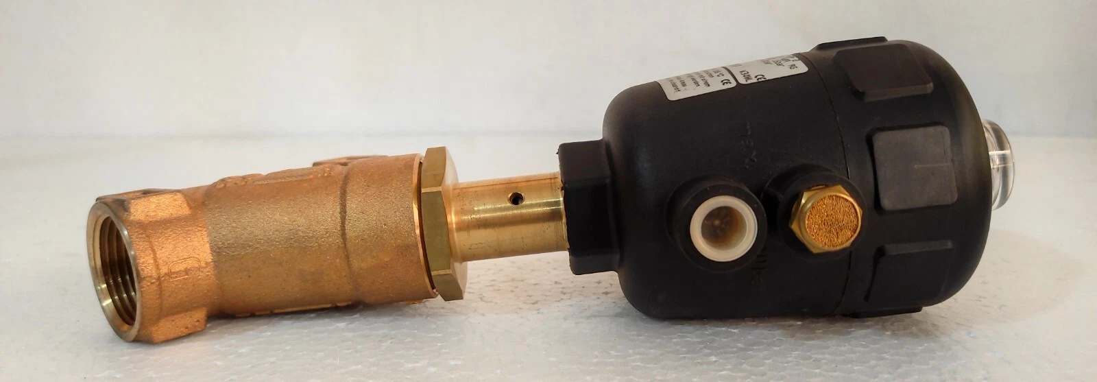 admin/uploads/uploads/burkert 25 pneumatic angle valve pilot_4.webp